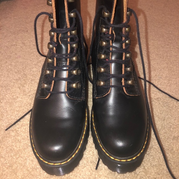 COPY - Dr. Martens Leona boot - Picture 4 of 6